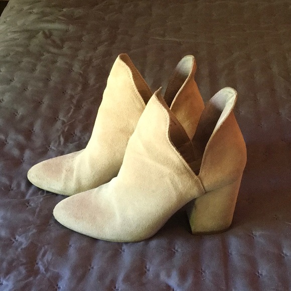 STEVE MADDEN BOOTS - Picture 3 of 6